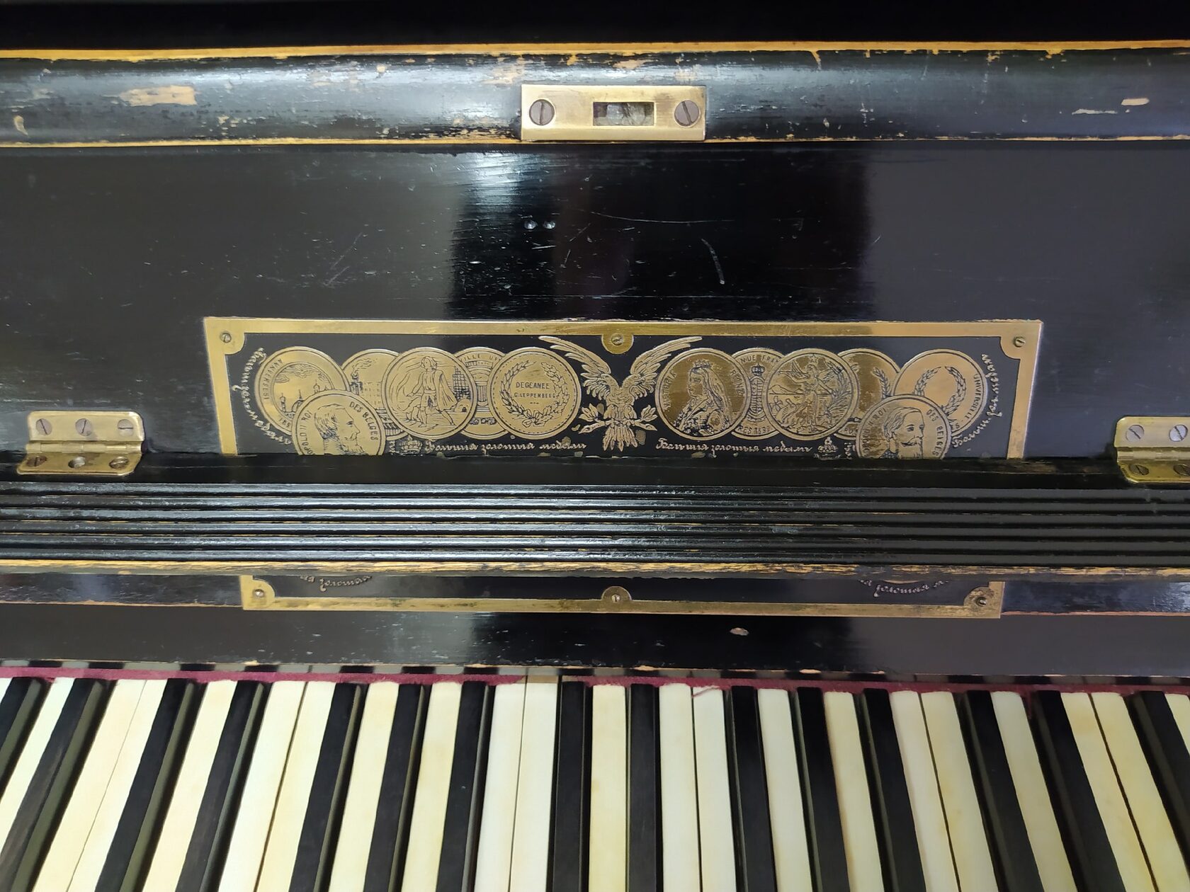 Пианино фабрики Г. Ф. Леппенберга