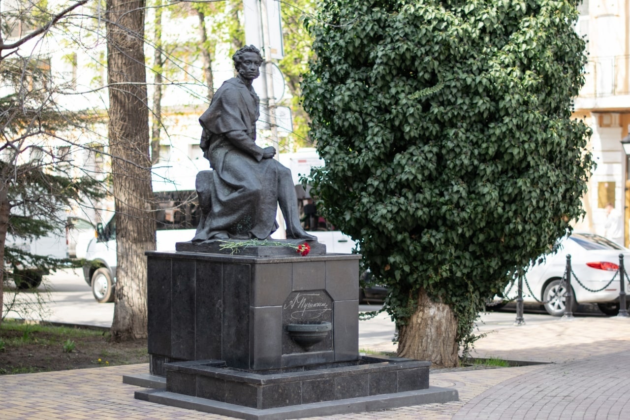 Гора Митридат. Современный вид. Фотография взята на сайте «Записки путешественника» https://bangkokbook.ru/